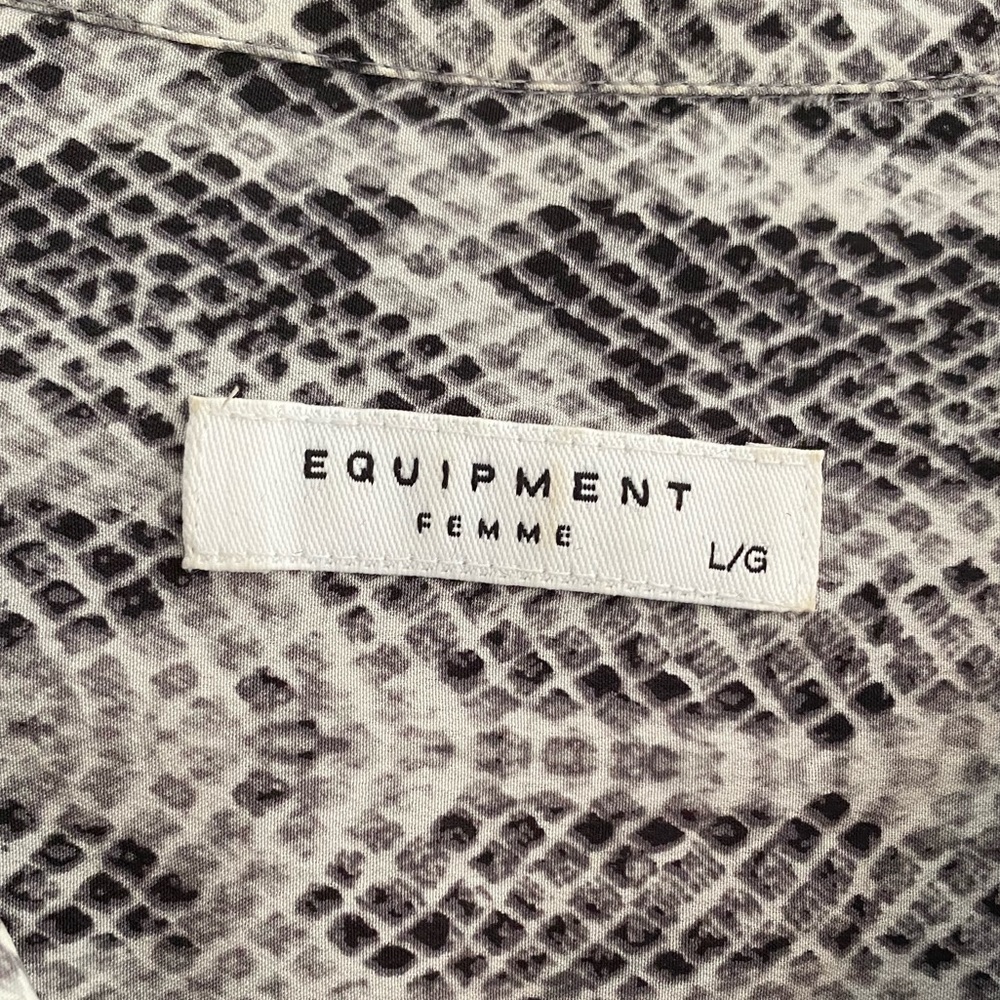 - Equipment Slim Signature Silk Shirt - Picture 2 of 7
